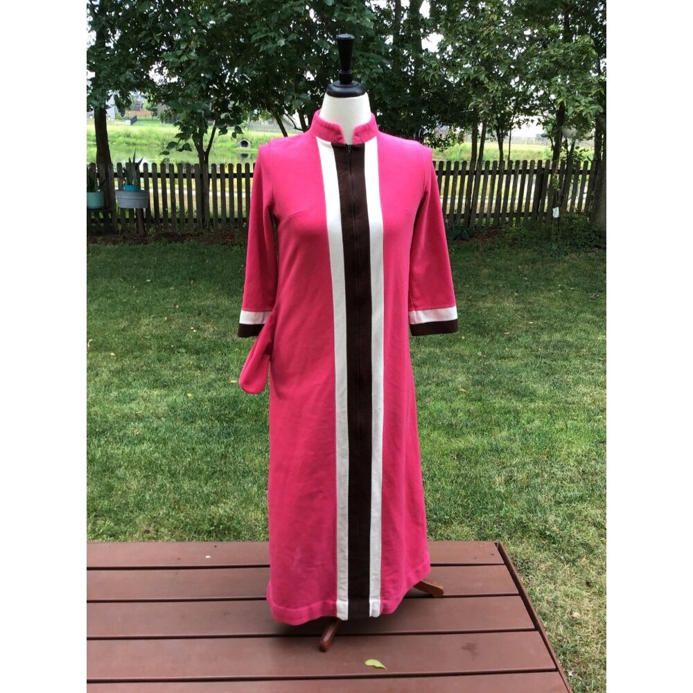 Robe Zip Up Vintage Vanity Fair Pink & Brown Size 8 Distressed